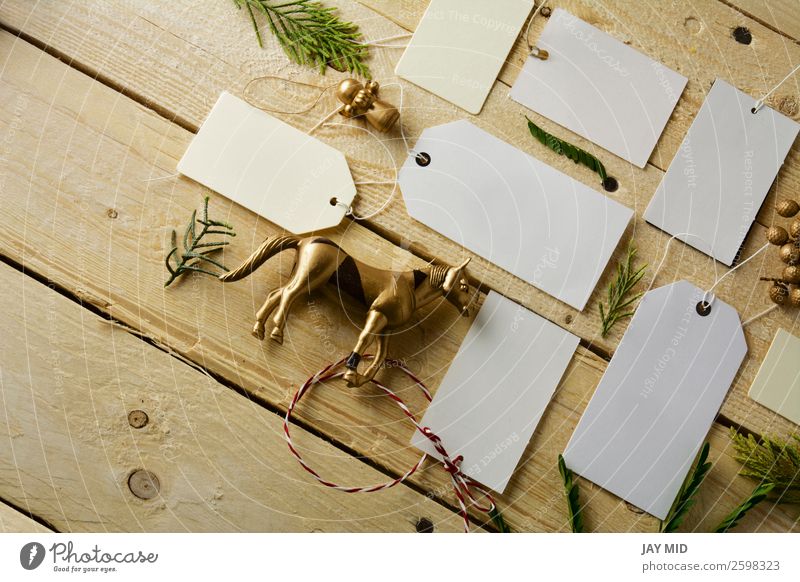 Set mit leeren Papierpreisschildern, Holzuntergrund kaufen Dekoration & Verzierung Business Schreibwaren Schleife Sammlung verkaufen braun weiß ruhig Etiketten