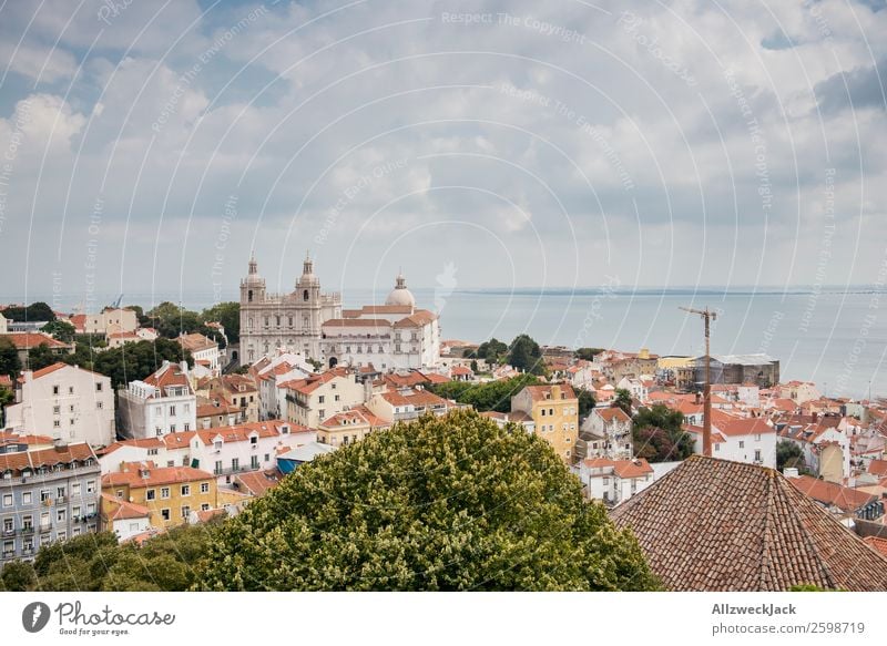 Stadtpanorama von Lissabon in Portugal Panorama (Aussicht) Skyline Meer Schönes Wetter Wolken Ferien & Urlaub & Reisen Urlaubsfoto Urlaubsort Reisefotografie