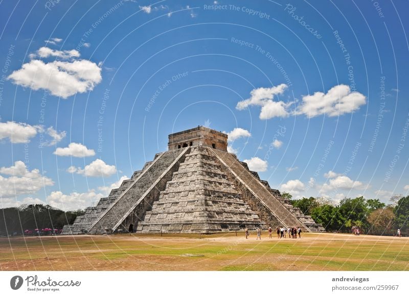Chichen Itza Chichén Itzá Mexiko Ruine Observatorium schön Ziel Zukunft Maya Pyramide mehrfarbig Außenaufnahme Textfreiraum oben Morgen Weitwinkel