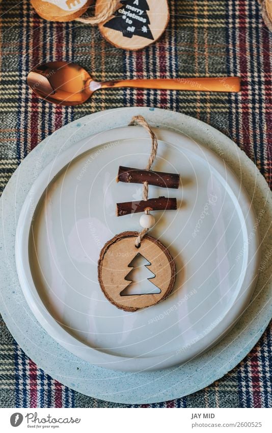 Weihnachtskupfertischdecke mit Holzornamenten verziert Abendessen Teller Glück Dekoration & Verzierung Tisch Restaurant Feste & Feiern Erntedankfest