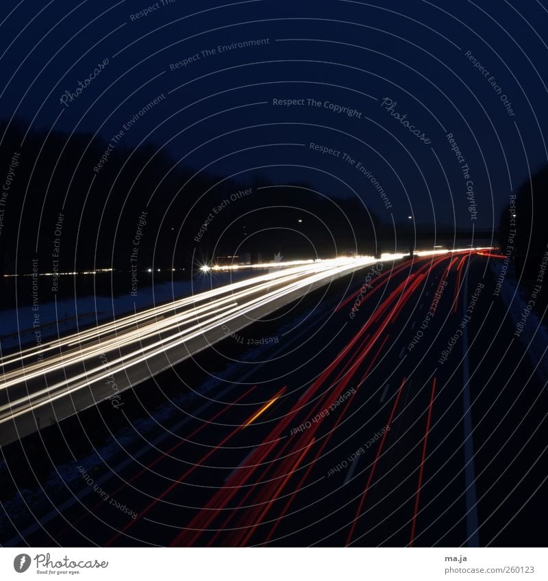 Dichter Verkehr im photocase-Land Verkehrswege Berufsverkehr Autofahren Autobahn Brücke blau gelb rot Farbfoto Außenaufnahme Textfreiraum oben Morgen