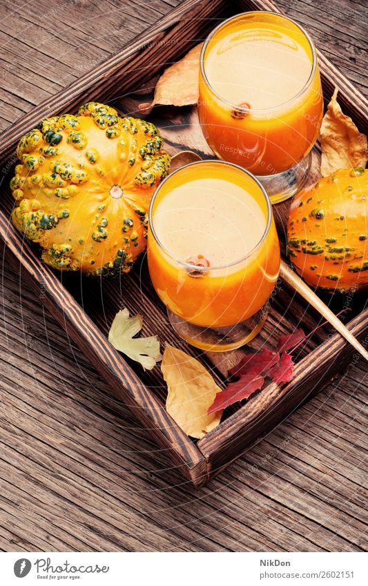 Gesunder Kürbis-Smoothie trinken Herbst fallen Lebensmittel Glas Gemüse Getränk Gesundheit orange frisch Vegetarier süß Cocktail Saft Dessert rustikal Squash