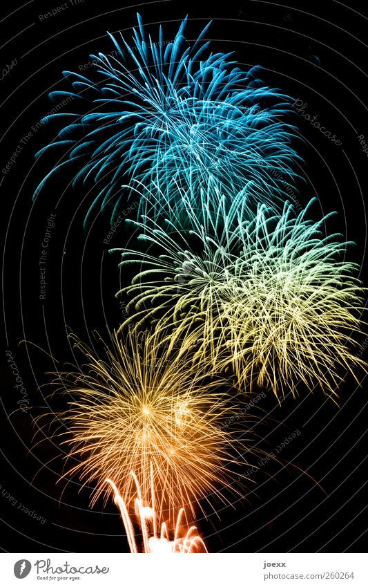 Acht100 Feste & Feiern Silvester u. Neujahr hell verrückt blau mehrfarbig gelb gold grün rot schwarz Glück Farbe Wunsch Feuerwerk Farbfoto Außenaufnahme Muster