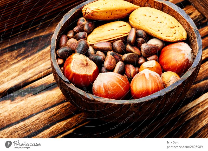 Gemischte Nüsse Nut Mandel Lebensmittel Bestandteil Haselnuss Cashewnuss Samen mischen Gesundheit Snack Vegetarier Frucht organisch natürlich Nahaufnahme braun