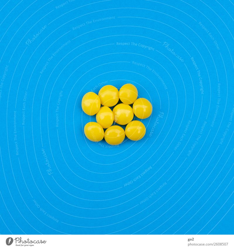 Gelbe Pillen Lebensmittel Süßwaren Bonbon Ernährung Gesundheit Gesundheitswesen Behandlung Medikament ästhetisch lecker rund blau gelb Drogensucht Fitness