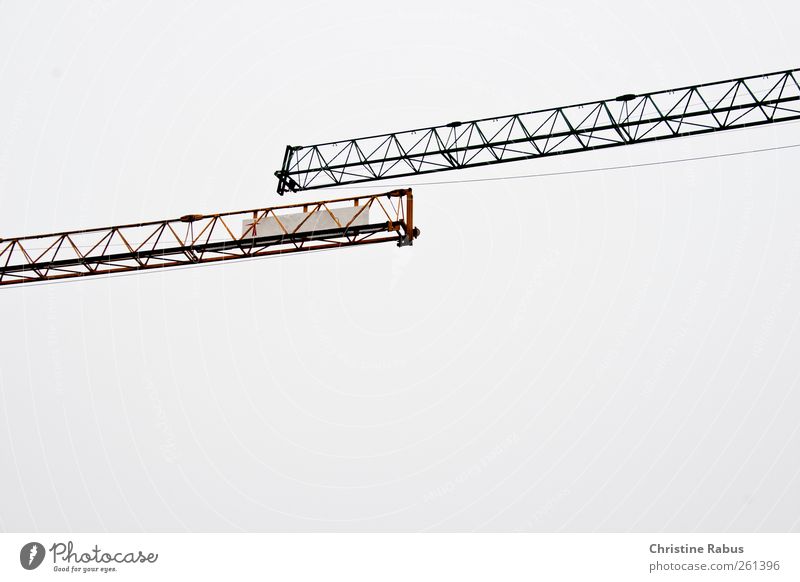 bitte komme noch näher! Arbeit & Erwerbstätigkeit Handwerker Baustelle Baumaschine Technik & Technologie Luft Himmel Menschenleer Metall Stahl berühren eckig