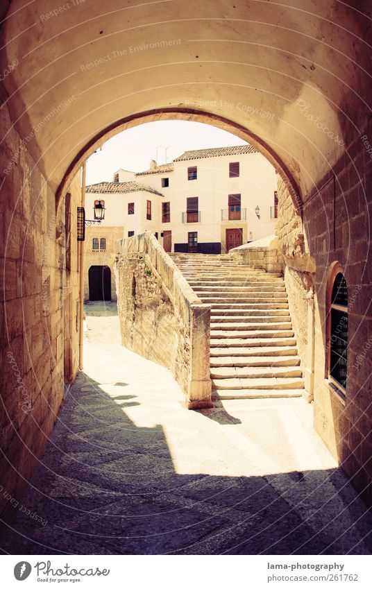 Pueblo andaluz [XIII] Ferien & Urlaub & Reisen Städtereise Antequera Alhama de Granada Andalusien Spanien Dorf Altstadt Menschenleer Haus Platz Tunnel Bauwerk