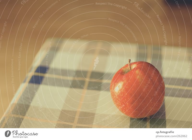 Apple_Day One Frucht Apfel Vegetarische Ernährung Diät Stil Tisch Tischwäsche Duft Stadt Farbfoto Kunstlicht Schwache Tiefenschärfe