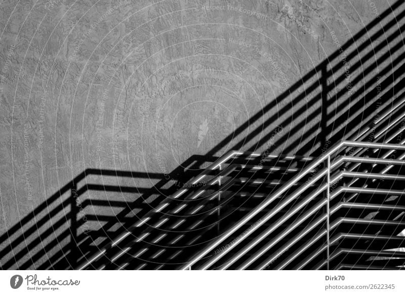 Schattenspiel Sonne Sonnenlicht Schönes Wetter Santa Fé New Mexiko USA Kleinstadt Stadtzentrum Haus Gebäude Architektur Mauer Wand Treppe Geländer