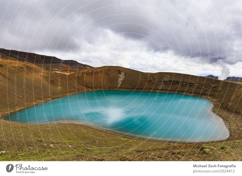 Viti-Krater im geothermischen Gebiet Krafla Island im Sommer Insel Schnee Berge u. Gebirge Natur Landschaft Park Vulkan See blau grün türkis vulkanisch