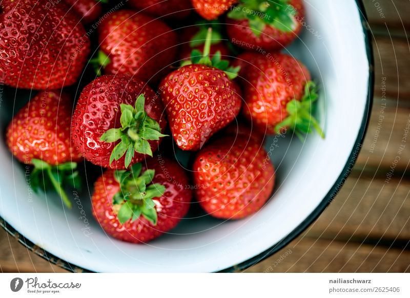 Sommer Sommer.. Lebensmittel Frucht Dessert Erdbeeren Beeren Ernährung Bioprodukte Vegetarische Ernährung Diät Schalen & Schüsseln Landwirtschaft