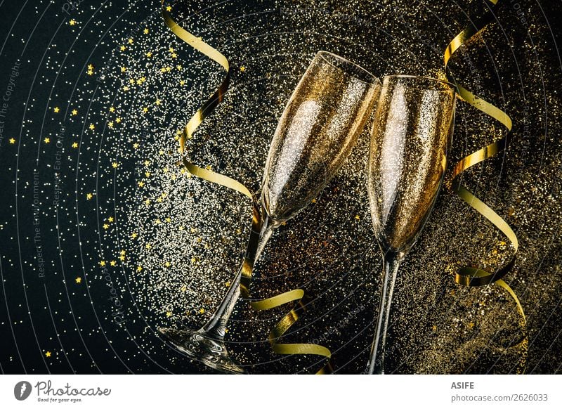 Neujahrsfest Konzept Getränk Alkohol Reichtum Freude Glück Feste & Feiern Weihnachten & Advent Silvester u. Neujahr Paar dunkel hell gold Champagne Brille zwei