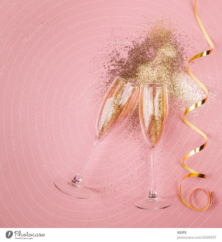 Neujahrsfeier in rosa Getränk Alkohol Reichtum Freude Glück Feste & Feiern Weihnachten & Advent Silvester u. Neujahr Paar hell gold Champagne Brille zwei