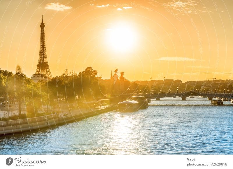 Schöner Sonnenuntergang mit Eiffelturm schön Ferien & Urlaub & Reisen Tourismus Ausflug Abenteuer Sightseeing Städtereise Sommer Sommerurlaub Architektur Kultur