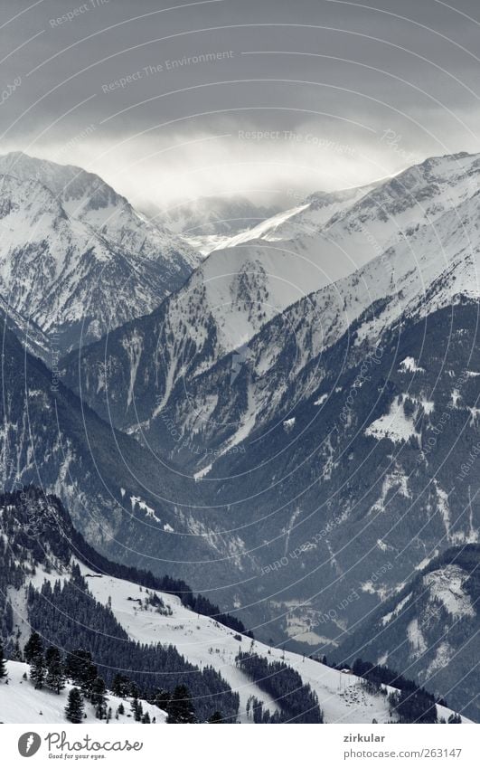 Vor dem Schneesturm Landschaft Winter schlechtes Wetter Unwetter Eis Frost Alpen Berge u. Gebirge Schlucht Abenteuer kalt Gedeckte Farben Außenaufnahme