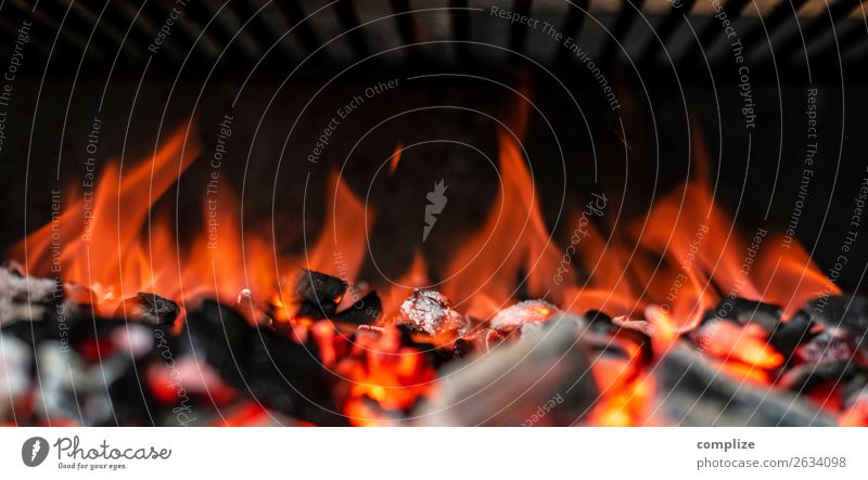 Grillkohle Feuer Glut | Panorama Ernährung Ferien & Urlaub & Reisen Sommer Grillen Rost Grillrost Wärme heiß Fleisch Panorama (Bildformat) header Frühling