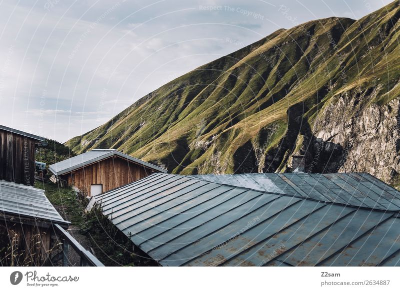 Blick von der Kemptner Hütte wandern Natur Landschaft Schönes Wetter Alpen Berge u. Gebirge Gipfel Haus Architektur gigantisch natürlich grün Abenteuer Idylle
