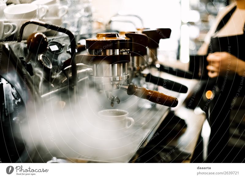 Morgenkaffee 6 Getränk Heißgetränk Kakao Kaffee Latte Macchiato Espresso Kaffeemaschine Café Kantine Becher Lifestyle elegant Stil Freude Leben harmonisch