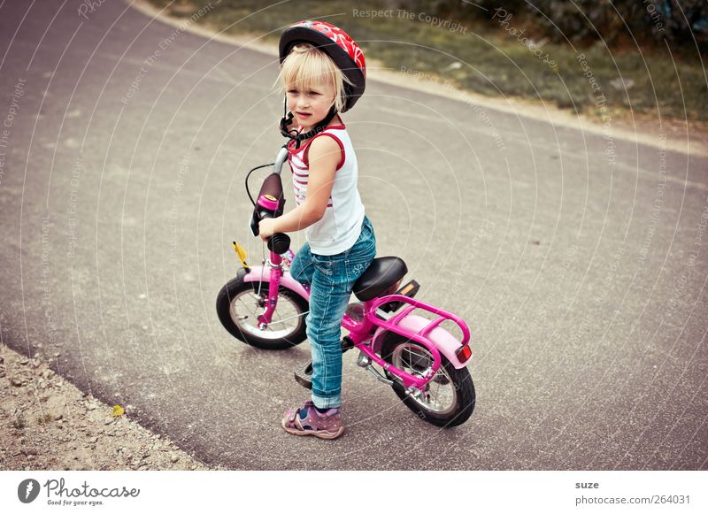 (&«/§"Hä=?!> Lifestyle Freizeit & Hobby Fahrradfahren Mensch feminin Kind Kleinkind Mädchen Kindheit 1 3-8 Jahre Umwelt Verkehrswege Straße Wege & Pfade Helm