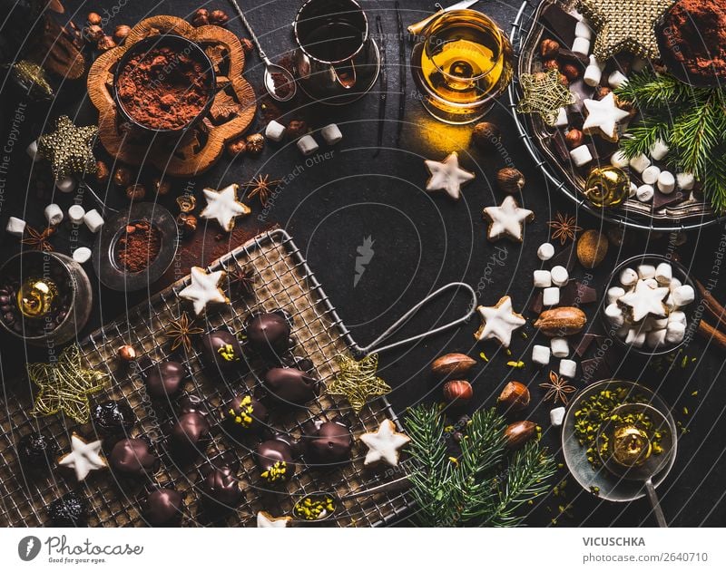 Süßes für Weihnachten und Advents Lebensmittel Teigwaren Backwaren Süßwaren Schokolade Ernährung Getränk Kakao Spirituosen Geschirr kaufen Stil Design Winter