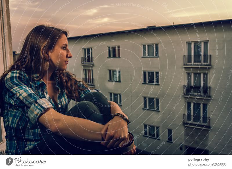 Unaufälliges ausspionieren der Nachbarn... Häusliches Leben Wohnung Haus Mensch feminin Junge Frau Jugendliche Erwachsene 1 18-30 Jahre Spandau Berlin Stadt