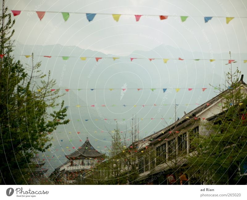 himmelsschmuck Fahne Dekoration & Verzierung Landschaft Wolken Park Felsen Berge u. Gebirge Gipfel Dali China Yunnan Dorf Kleinstadt Altstadt Menschenleer Haus