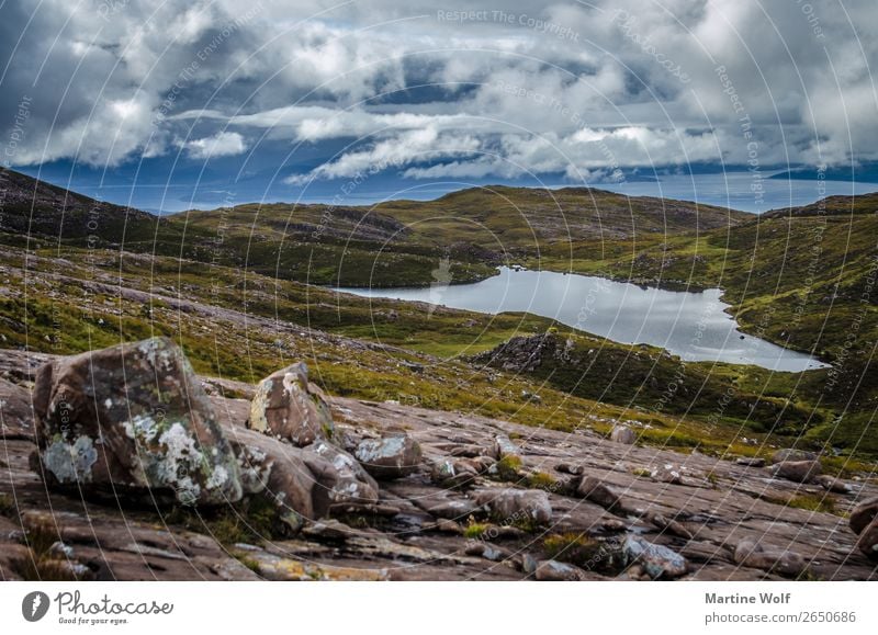Applecross Umwelt Natur Landschaft Urelemente Himmel Wolken Wetter schlechtes Wetter Wiese Felsen Berge u. Gebirge Highlands Großbritannien Schottland Europa
