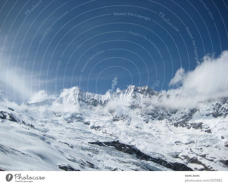 Schweizer Alpen Landschaft Luft Himmel Wolken Winter Schönes Wetter Eis Frost Schnee Felsen Berge u. Gebirge Schneebedeckte Gipfel Gletscher frisch gigantisch