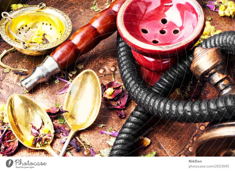 Asiatische Tabakshisha mit blumigem Tee-Aroma Wasserpfeifenrauch Rauch Kräuterbuch geblümt Shisha rauchen Blatt trocknen Mundstück Erholung Wasserpfeifen-Lounge