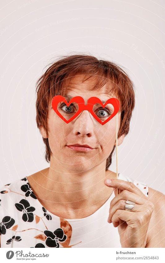 Verliebt Frau Erwachsene Gesicht 1 Mensch 30-45 Jahre Schauspieler Brille beobachten Kommunizieren Glück positiv Freude Sympathie Liebe Verliebtheit Romantik