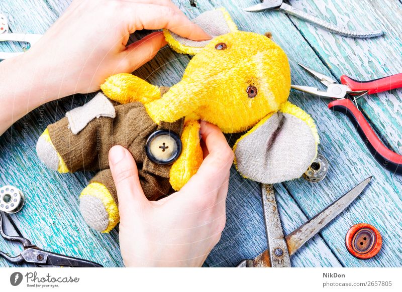 Handgemachter Spielzeug-Elefant Handwerk handgefertigt Dekoration & Verzierung Filz Nähen Design Kunst Kind selbstgemacht Basteln Faser Hobby nähen Konzept