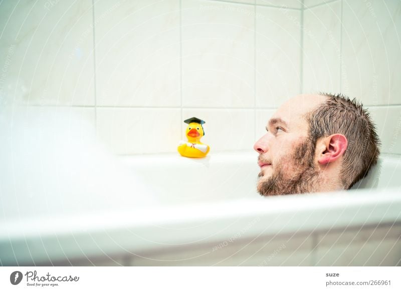 Da biste ja ... Freude Schwimmen & Baden Freizeit & Hobby Spielen Badewanne Studium Student Mensch Junger Mann Jugendliche Erwachsene Kopf Haare & Frisuren