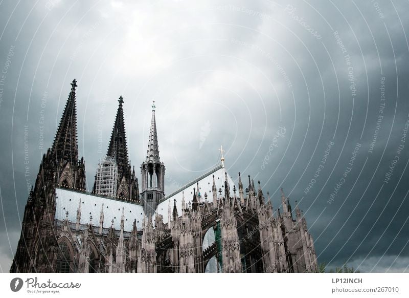 LP "200" INCH Ferien & Urlaub & Reisen Tourismus Städtereise Köln Kirche Dom Sehenswürdigkeit Wahrzeichen Kölner Dom alt Bekanntheit dunkel gruselig kalt Kraft