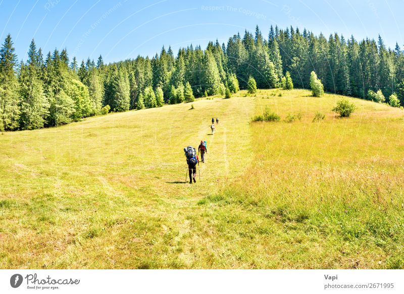 Gruppe Von Wanderern In Den Bergen Ein Lizenzfreies Stock Foto Von Photocase