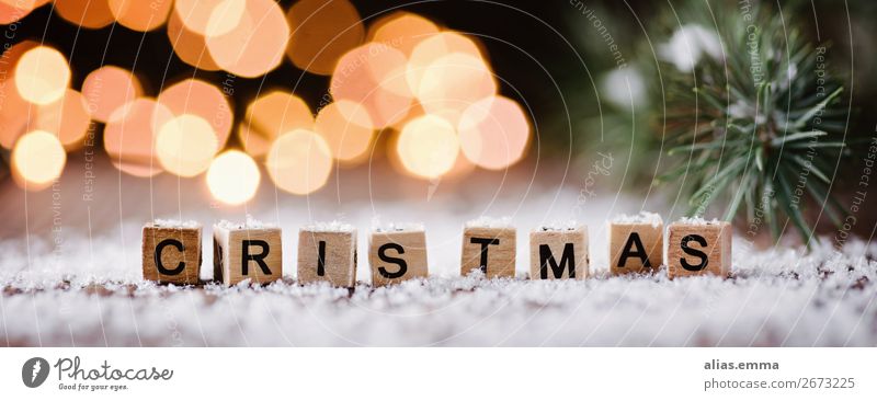 Christmas - Holzbuchstaben und weihnachtlicher Hintergrund Winter Weihnachten & Advent Dekoration & Verzierung Kerze Kitsch Krimskrams Zeichen Schriftzeichen
