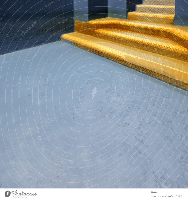 trockengefallen | Alterserscheinung Halle (Saale) Schwimmbad Architektur Bodenbelag Treppe lost places authentisch außergewöhnlich historisch Stadt blau gelb