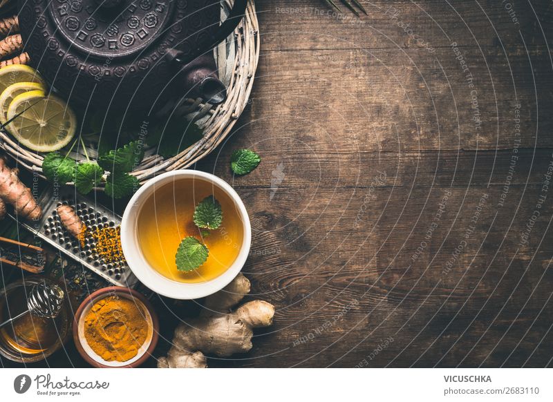 Kräutertee mit Kurkuma und Ingwer Lebensmittel Getränk Heißgetränk Tee Geschirr Tasse Stil Design Gesundheit Gesundheitswesen Behandlung Alternativmedizin