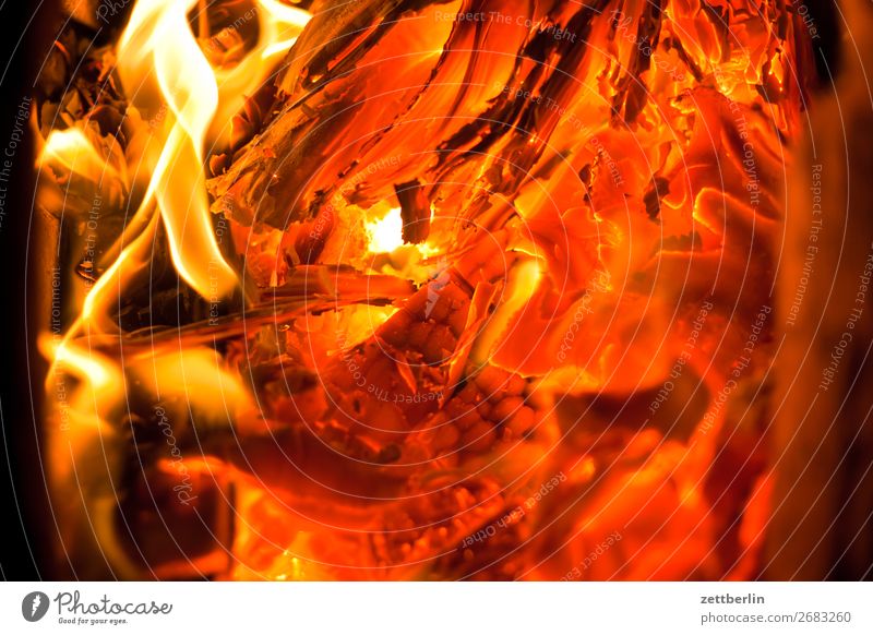 Hölle heizen Glut Feuer Brand brennen Brennstoff Kohlendioxid Flamme fossil Versteinertes Holz Heizung heiß Wärme Herd & Backofen Ofenheizung verbrannt Wohnung
