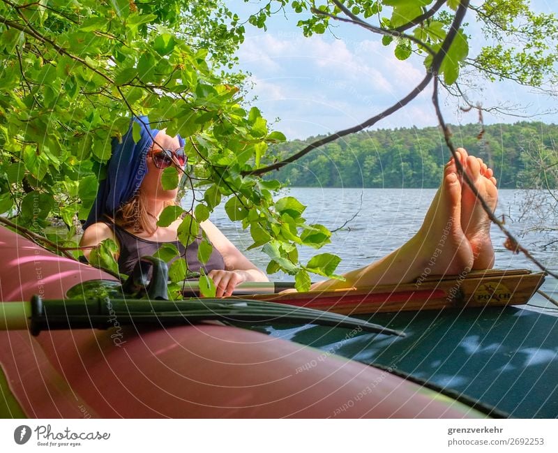 Bootzeit Freizeit & Hobby Wasserfahrzeug Bootsfahrt Faltboot Ferien & Urlaub & Reisen Sommer Sommerurlaub Sonnenbad Paddel Paddeln Mensch feminin Frau