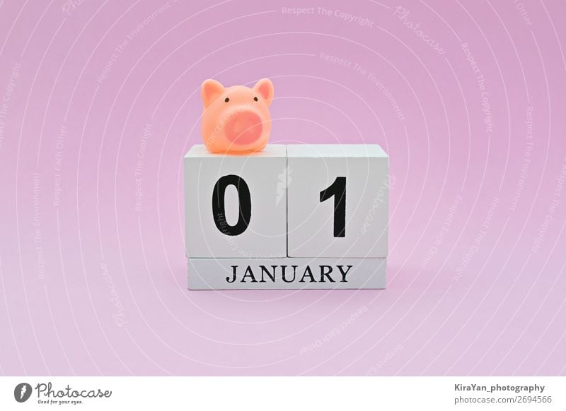 Der 1. Januar ist der erste Tag des neuen Jahres. Silvester u. Neujahr Kapitalwirtschaft Business Holz rosa Beginn Kalender Termin & Datum Monat Entwurf Nummer