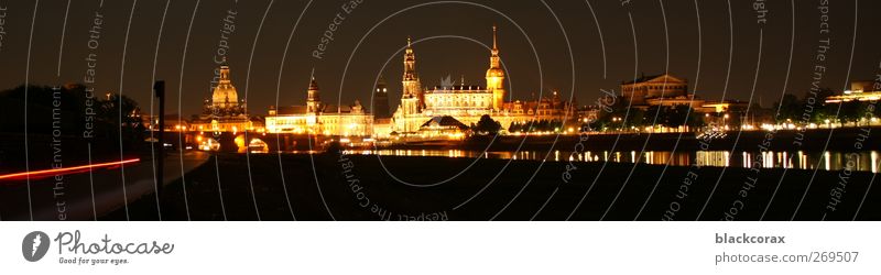 Dresden at night Stadt Altstadt Skyline Sehenswürdigkeit Wahrzeichen elegant glänzend groß historisch Wärme Gedeckte Farben Außenaufnahme Abend Nacht Licht