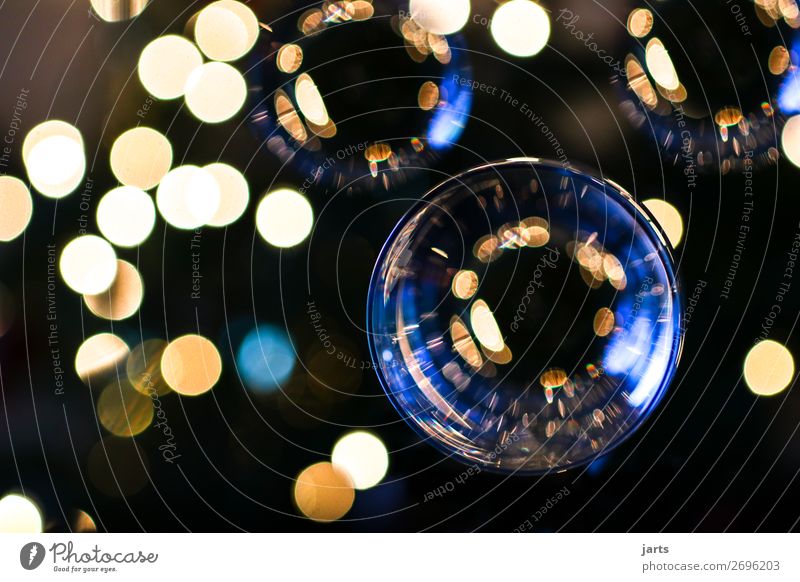 lichter Glas glänzend leuchten schön geduldig ruhig Kugel Weihnachten & Advent Christbaumkugel blau gelb Farbfoto Innenaufnahme Nahaufnahme Menschenleer
