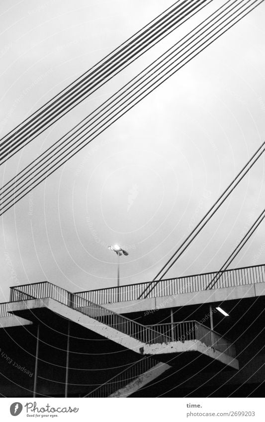Lightshow Ludwigshafen Brücke Bauwerk Architektur Treppe Treppengeländer Unterführung Straßenbeleuchtung Stahlkabel Verkehr Verkehrswege Personenverkehr