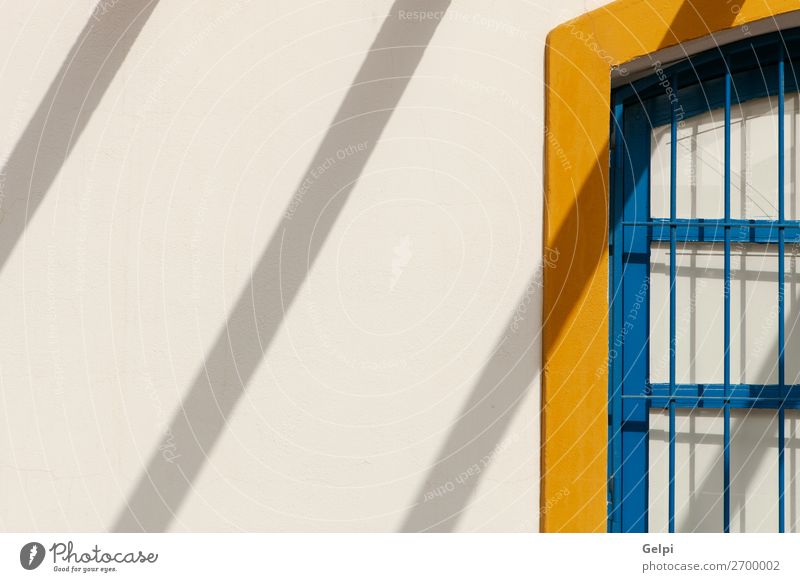 Schöne Fassade Mittelmeerhaus mit Schlagschatten Ferien & Urlaub & Reisen Tourismus Haus Kultur Palast Gebäude Architektur Metall alt historisch retro blau gelb