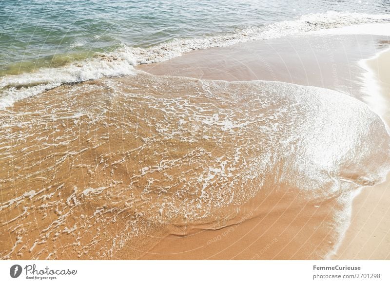 Foaming water of the Atlantic Ocean at a sandy beach Natur Ferien & Urlaub & Reisen Sandstrand Wellen Atlantik Portugal Urlaubsfoto Urlaubsstimmung Tourismus