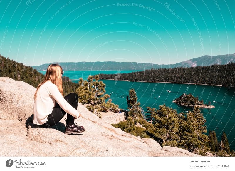 Mädchen in der Nähe von Lake Tahoe, Kalifornien Ferien & Urlaub & Reisen Tourismus Sommer Strand Meer Berge u. Gebirge Garten Mensch feminin Junge Frau