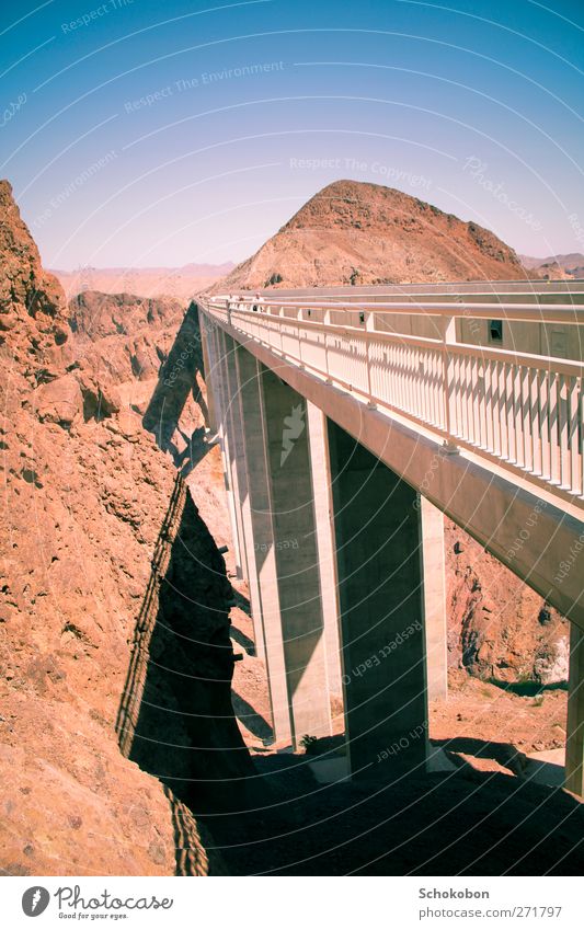 bridge.05 Ferien & Urlaub & Reisen Ausflug Abenteuer Ferne Freiheit Sightseeing Sommer Umwelt Landschaft Erde Sand Wolkenloser Himmel Felsen Berge u. Gebirge