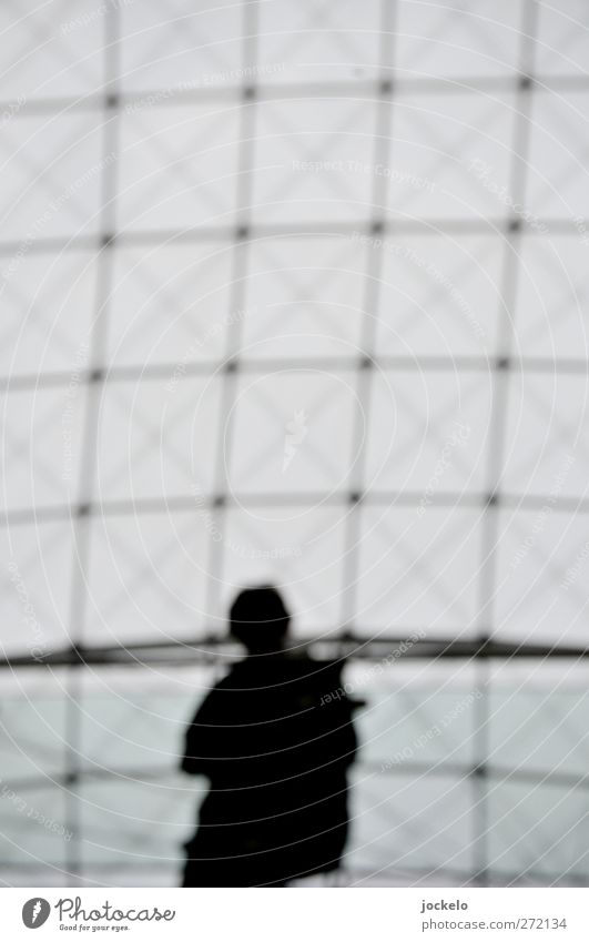 UT Stuttgart | Heidelberg - Wait And See 1 Mensch Stadt weiß Surrealismus Glas Dach Stahl Farbfoto Gedeckte Farben Außenaufnahme Textfreiraum oben Kontrast