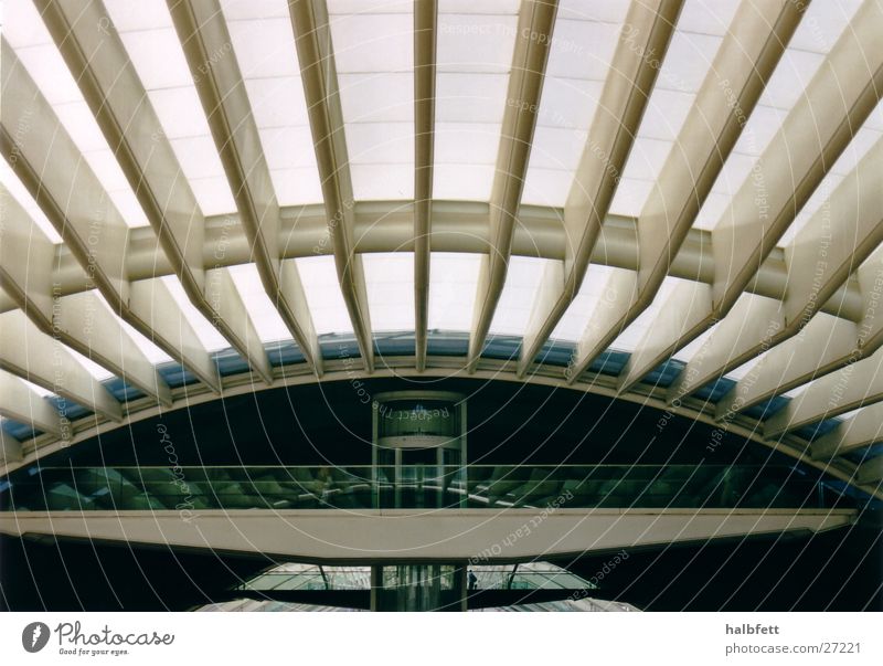 Lissabon02 rund Zukunft Portugal Architektur Bahnhof Weltausstellung