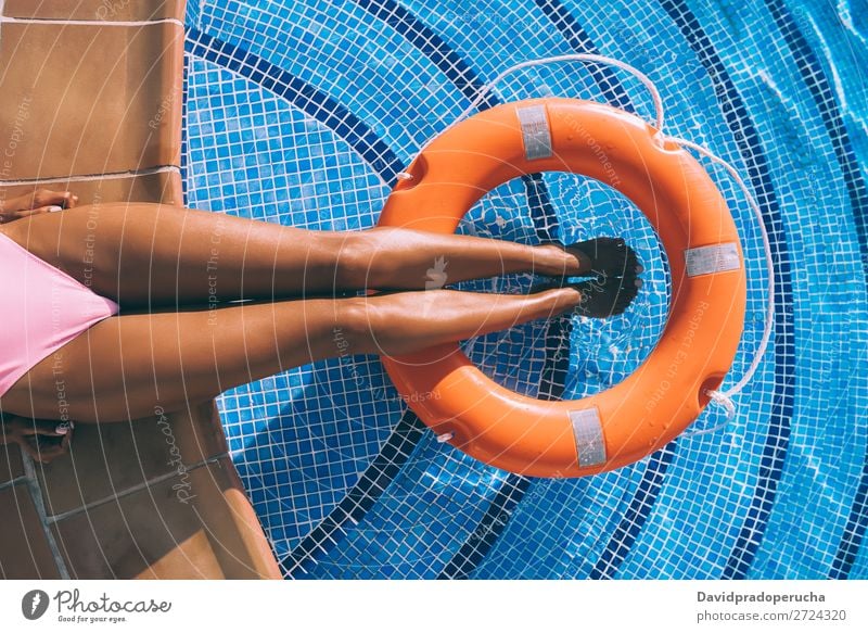 Frauenbeine Im Schwimmbad Mit Lebensretterin Ein Lizenzfreies Stock Foto Von Photocase 